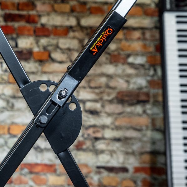 The KS26Q double braced X-style keyboard stand offers a secure and sturdy place for your keyboard or electric piano.