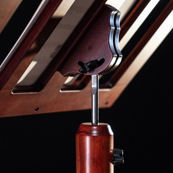 closeup of adjustable part of Stageline wooden music stand
